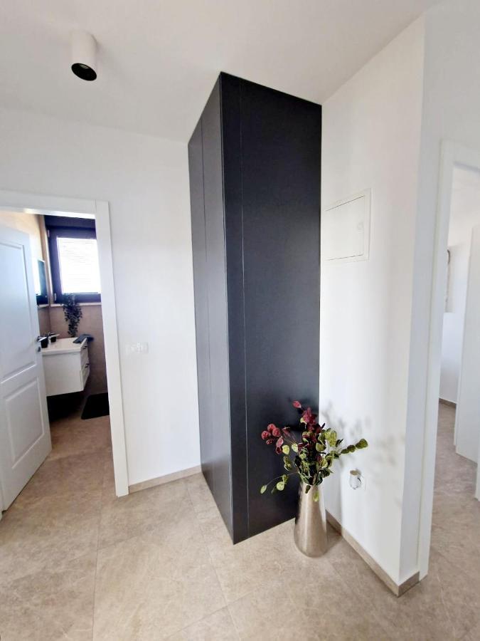 Dinary Penthouse * Vir
