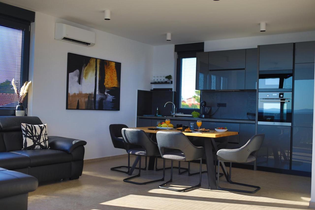 Dinary Penthouse * Vir
