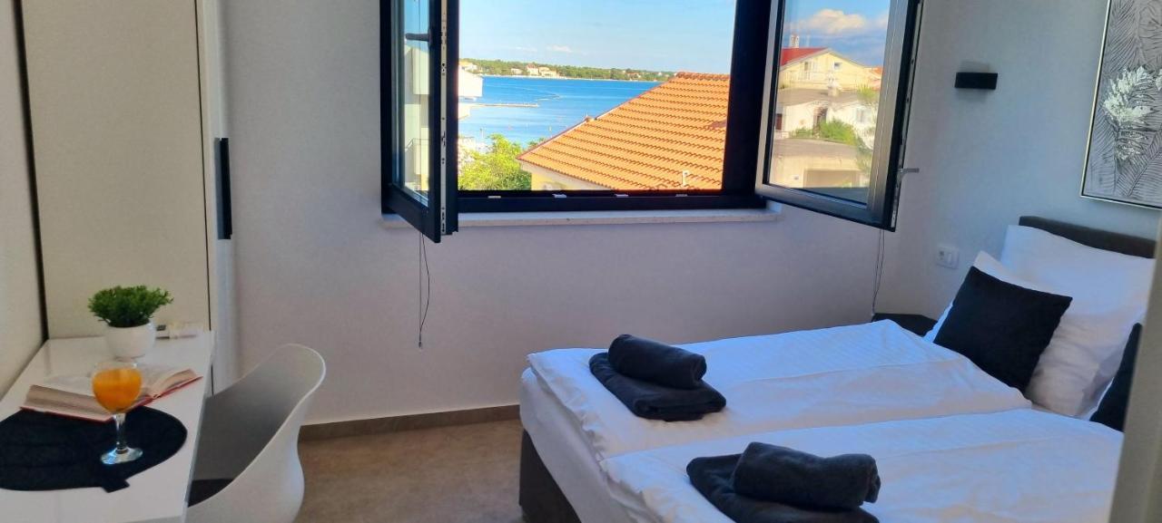 Dinary Penthouse Apartament Vir